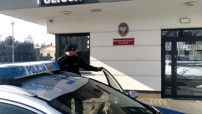 O krok od tragedii. Policja i PSP uratowali 79-latkę