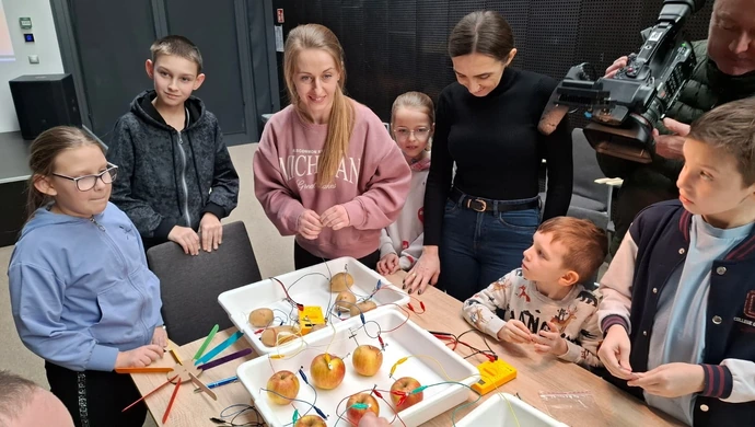 Bateria z cytryny i banana?  Warsztaty „Czysta energia” Mediatece