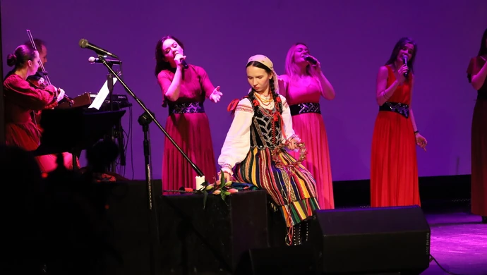 Debiut zespołu FolkOff. Tradycyjne pieśni w nowoczesnej odsłonie porwały publiczność