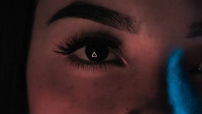 Kolorowe soczewki kontaktowe - kiedy się sprawdzają i gdzie kupić bezpieczne w Piotrkowie Trybunalskim?