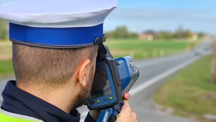 Jechał 163km/h w obszarze zabudowanym. Stracił prawo jazdy