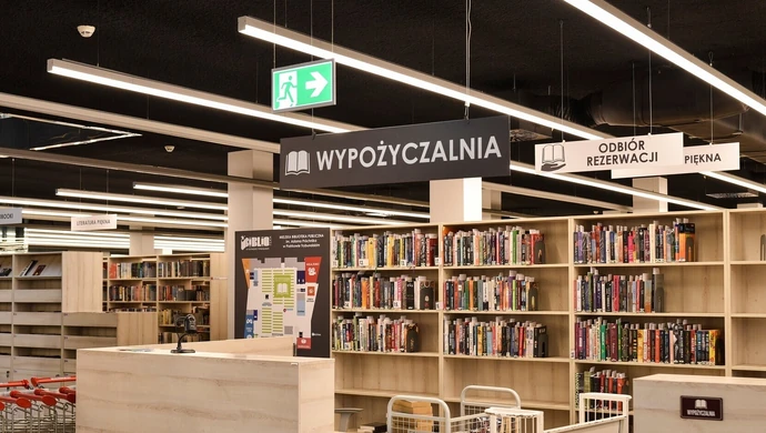 Nowe oznakowanie w piotrkowskiej Mediatece 800-lecia