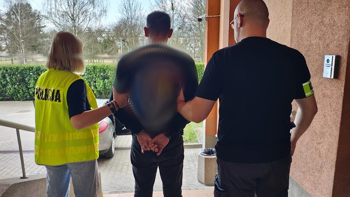 Zatrzymani za kradzież kabli ze stacji ładowania pojazdów elektrycznych