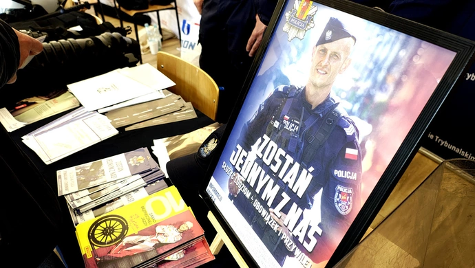 Dzielnicowi na Festiwalu Kariery i Kompetencji w Akademii Piotrkowskiej