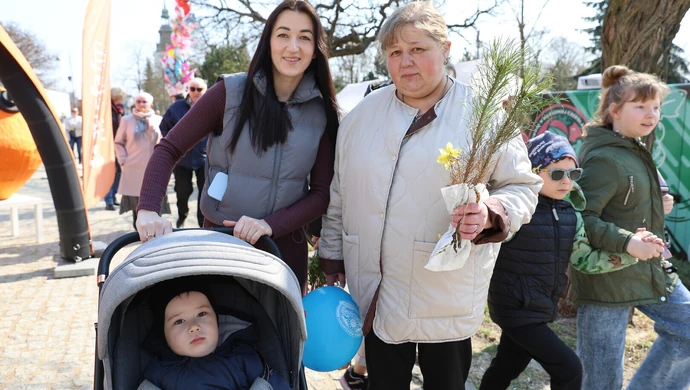 Tłumy na jarmarku wielkanocnym „Na Jaju” w Piotrkowie ZDJĘCIA