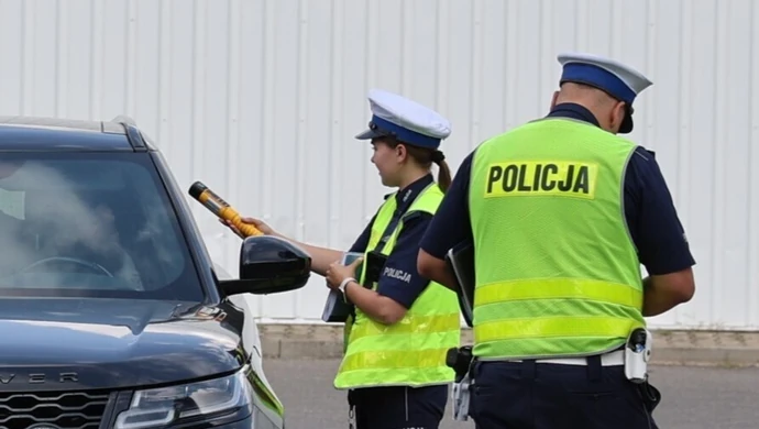 Nie zatrzymał się przed STOP. Miał 0,8 promila
