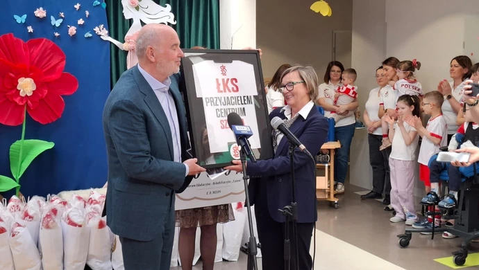 Piłkarze ŁKS z wizytą w „Szansie”. Sportowe serca i wielkie wsparcie dla dzieci z Piotrkowa