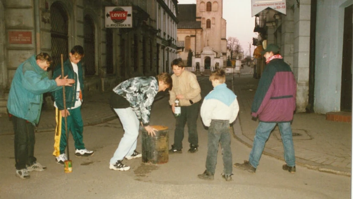 Zapomniane zwyczaje Wielkanocy w regionie piotrkowskim. Kogut, „suche” i strzały z karbidu