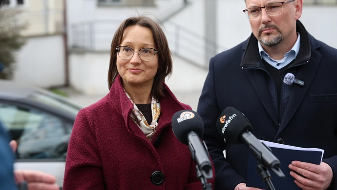 Szpital na sprzedaż. Co dalej z porodówką w Piotrkowie?