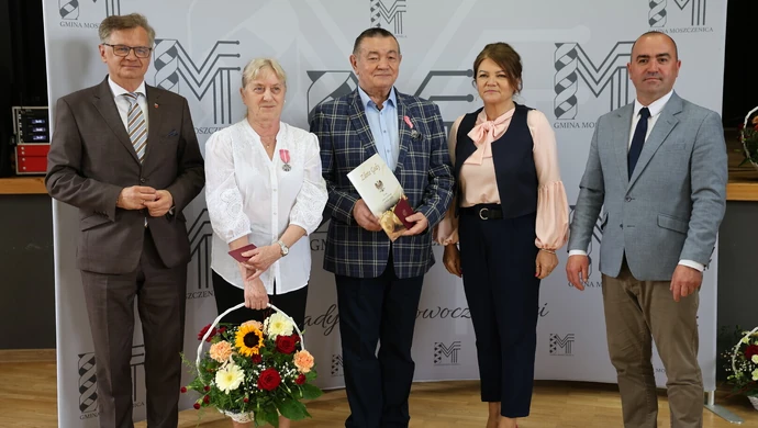 25 par z gminy Moszczenica odebrało medale za długoletnie pożycie małżeńskie