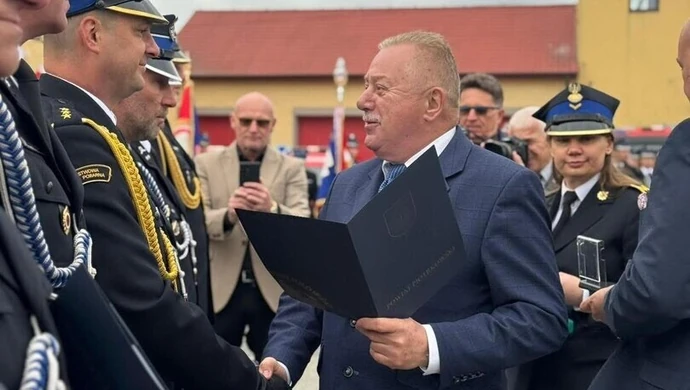 Strażackie święto w Grabicy. Odznaczenia, awanse i podziękowania za służbę