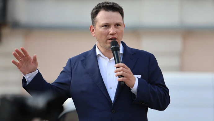 Sławomir Mentzen i Patryk Marjan w Piotrkowie. Pytania o wojsko, emerytury i kolej do Bełchatowa