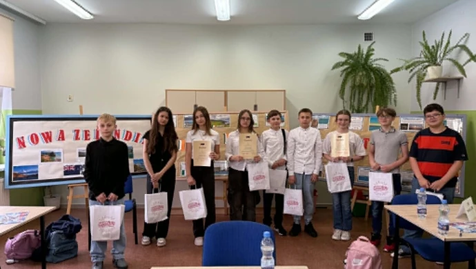 Uczniowie z Woli Krzysztoporskiej z sukcesami w konkursie językowym