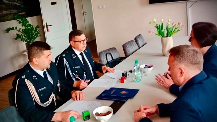 Kolejny defibrylator AED pojawi się w gminie Sulejów. Tym razem w Witowie