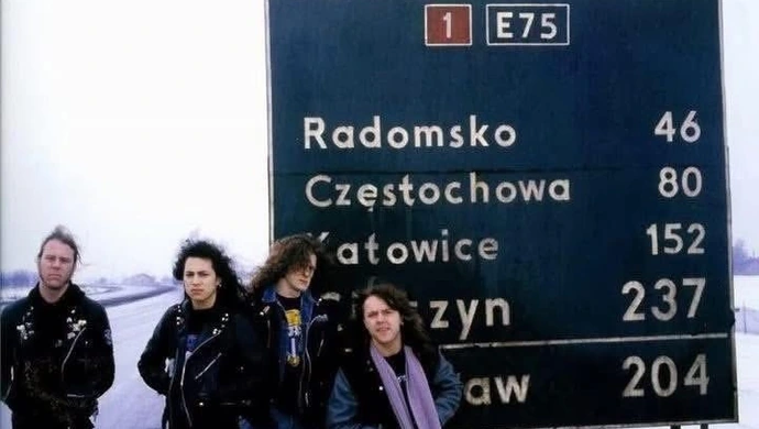 Kultowe zdjęcie Metalliki powstało pod Piotrkowem. Dziś zespół znów gra w Polsce