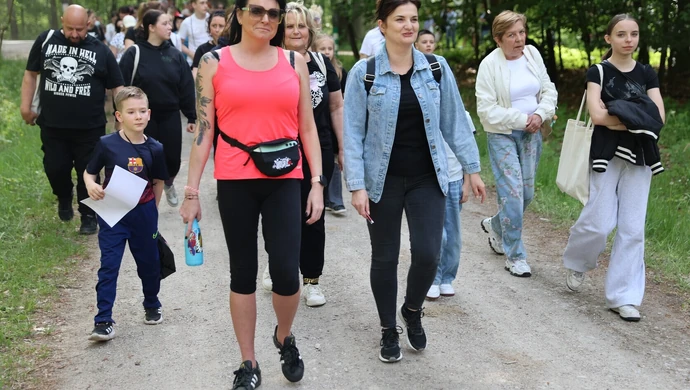 Wyjątkowe święto w sercu lasu. Rodziny zastępcze z Piotrkowa Trybunalskiego zjechały na potrójną granicę