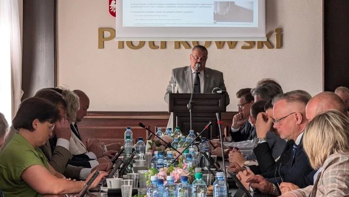 „Bank nie chce zdjąć hipoteki”. Temat dawnego szpitala wrócił na sesję