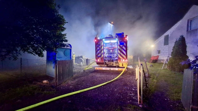 Pożar budynku gospodarczego w Kacprowie. Straty w hodowli drobiu