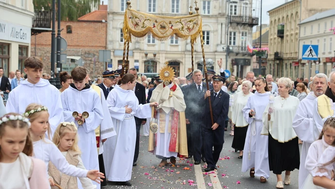 Piotrkowianie uczestniczyli w procesji Bożego Ciała u Ojców Bernardynów