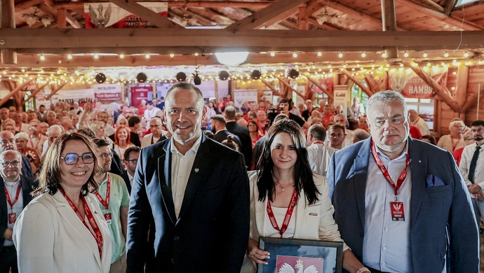 Prezydent Karol Nawrocki w Sulejowie. Wziął udział w zjeździe Klubów „Gazety Polskiej”