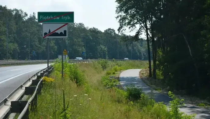 Nocne remonty i dzienne koszenie. Kierowców czekają utrudnienia na drogach krajowych w okolicach Sulejowa