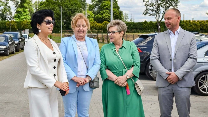 Delegacja z gminy Łęki Szlacheckie z wizytą w Masłowicach. Otwarcie nowej oczyszczalni ścieków