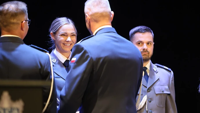 Piotrkowscy policjanci świętowali w Miejskim Ośrodku Kultury. Wręczono awanse i odznaczenia
