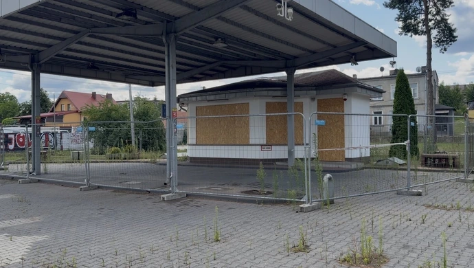 Od prawie roku Sulejów żyje bez stacji paliw, a nową zablokowali mieszkańcy