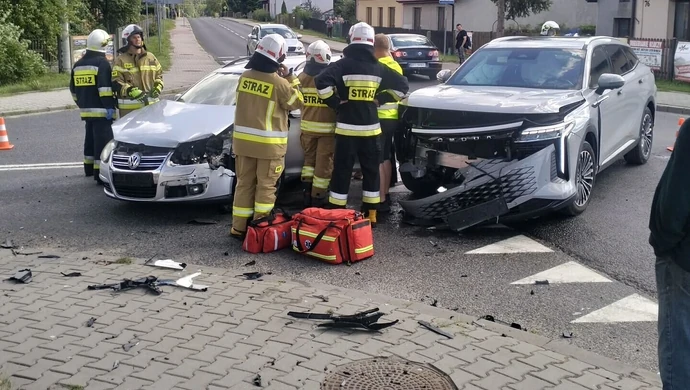Groźne w Łęcznie. Omoda zderzyła się z Volkswagenem
