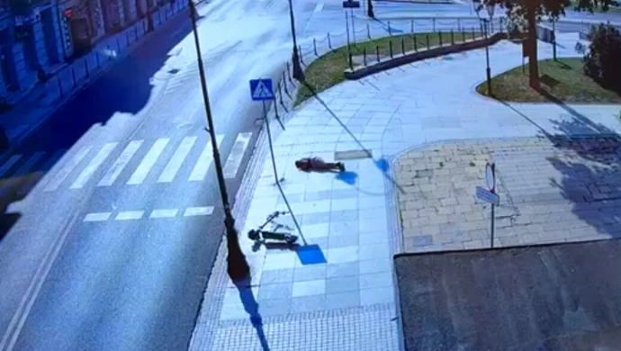 13-latek bez kasku trafił do szpitala po upadku z hulajnogi