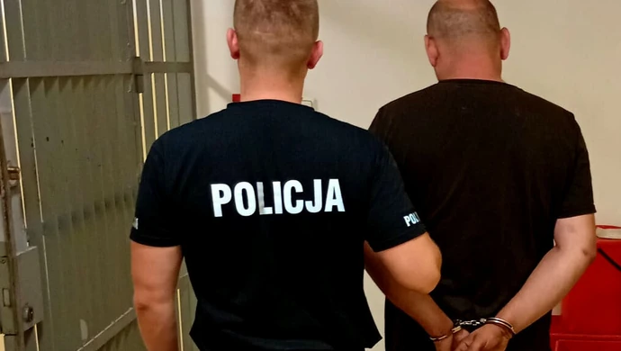 Pijany kierowca Fiata Ducato zatrzymany dzięki reakcji świadka. Miał blisko 2,4 promila i był boso