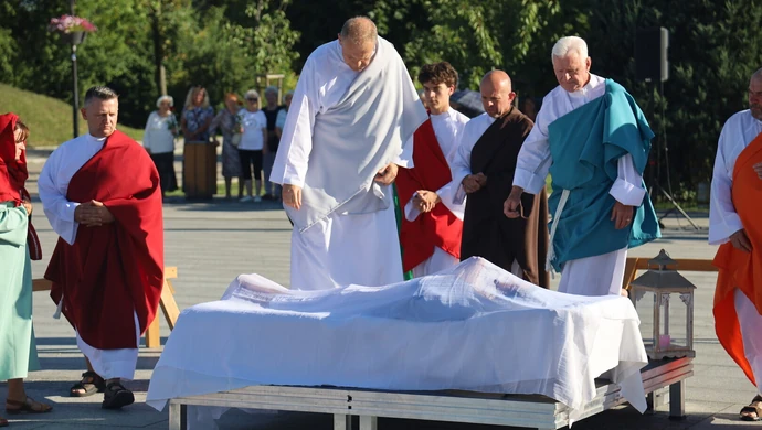 Maryja zasnęła na placu Straży. Niezwykłe misterium w Sulejowie