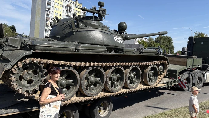 Powiatowy Dzień Wojska Polskiego w Radomsku. Defilada i piknik wojskowy w Strzałkowie