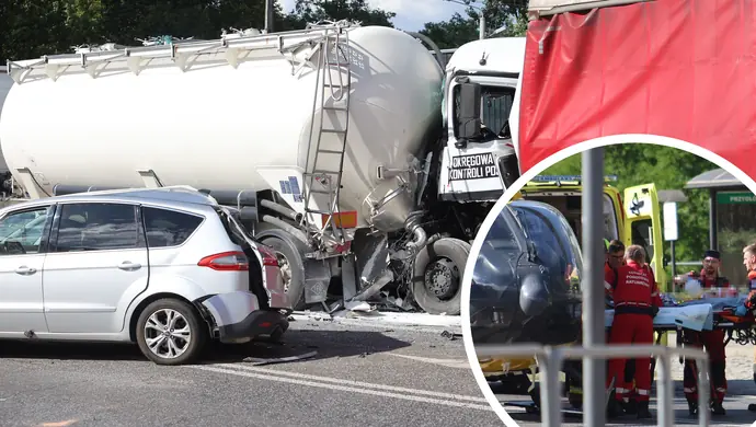 Tir wjechał w osobówkę i ciężarówkę na DK12. Kilkuletni chłopiec zabrany przez LPR