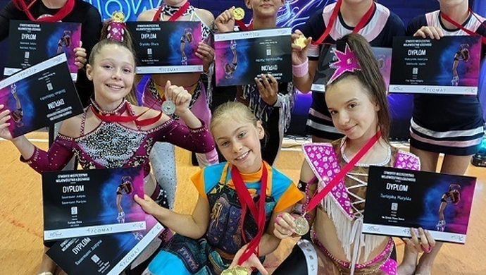 Piotrkowskie „Jaskółki” znów na podium. Aż 16 medali w Godzianowie