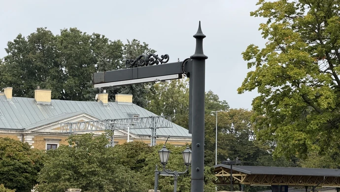 Dlaczego z przystanków autobusowych zniknęły elektroniczne tablice wyświetlające rozkłady jazdy?
