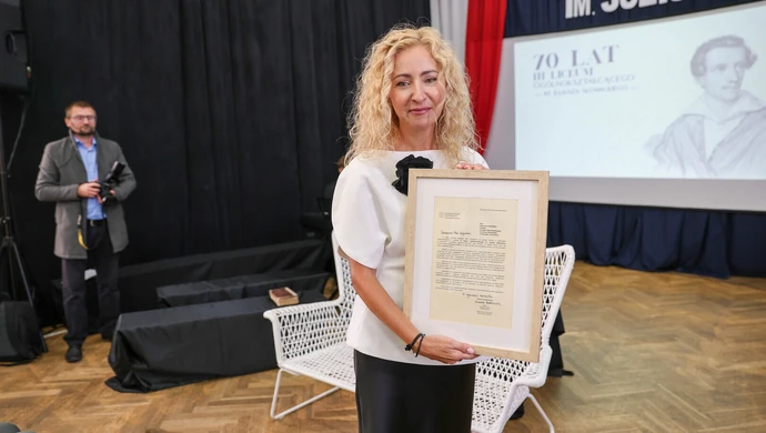 Wspaniały jubileusz III LO w Piotrkowie. Szkoła ma już 70 lat ZDJĘCIA