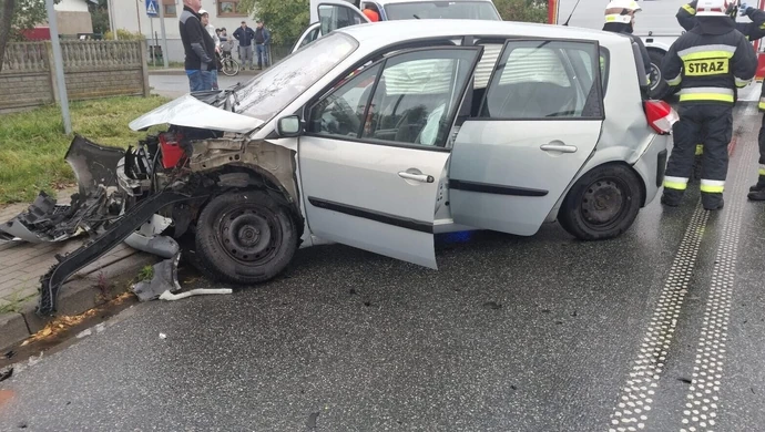 Zderzenie Audi i Renault przy S8. 46-latka dostała mandat