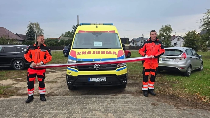 Nowy ambulans dla ratowników medycznych w Wolborzu