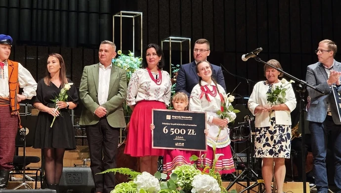 Koraliki z Czarnocina świętują 10-lecie. Zespół otrzymał nagrodę marszałka