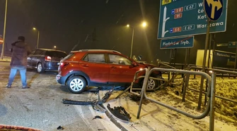 Groźnie na skrzyżowaniu Rakowskiej i Życzliwej