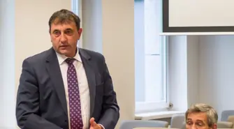  Kto rządzi w powiecie tomaszowskim? Stary czy nowy starosta?