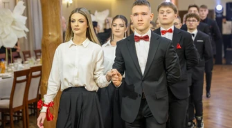 Fantastyczny polonez i zabawa do rana. Studniówka piotrkowskiego „Ekonomika” ZDJĘCIA