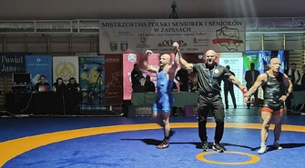 Trzy medale (w tym złoty) zapaśników AKS w mistrzostwach Polski