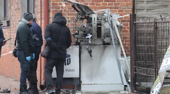 Eksplozja nad ranem. Wysadzili bankomat w centrum Gorzkowic ZDJĘCIA