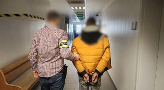 Czujna sąsiadka przyuważyła 38-letniego kierowcę. Miał 2,5 promila w organizmie