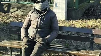 Mężczyzna, który miał onanizować się pod Biedronką, znów na wolności. Tym razem miał śledzić kobietę