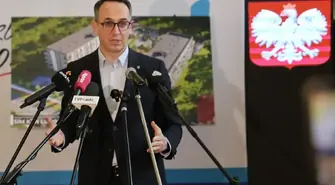 Pieniądze z SAFE na S12 i S74? Minister wyjaśnia