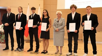 Stypendia Prezesa Rady Ministrów i MEN dla uczniów z Piotrkowa i regionu