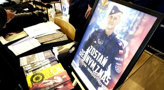 Dzielnicowi na Festiwalu Kariery i Kompetencji w Akademii Piotrkowskiej